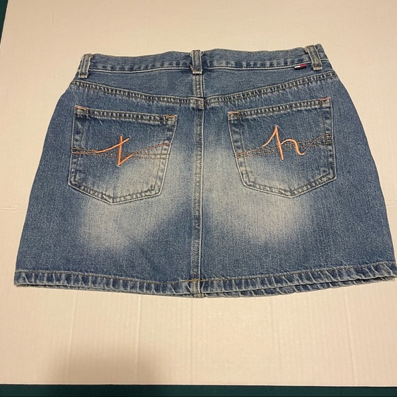 Tommy Hilfiger Denim Skirt. Size 9 - Picture 3 of 5